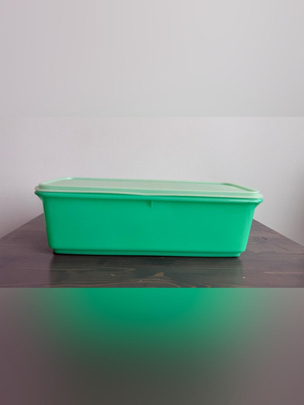 Vintage Tupperware veggie crisper